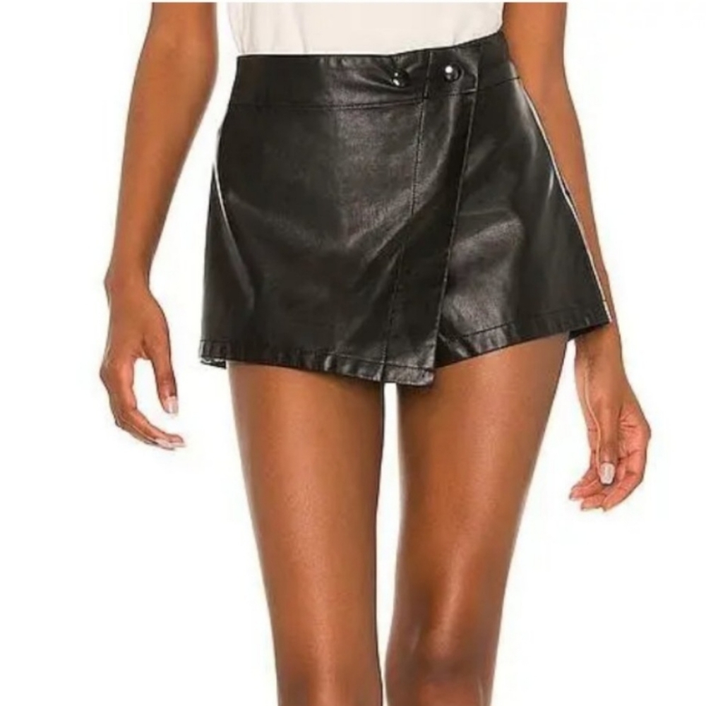 Free People Emmy Mini Skort In Black Size 0
